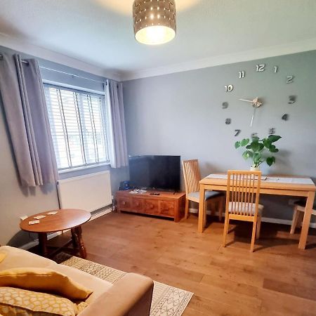 Private One Bedroom Apartment With Garden And Parking Thame Exterior foto