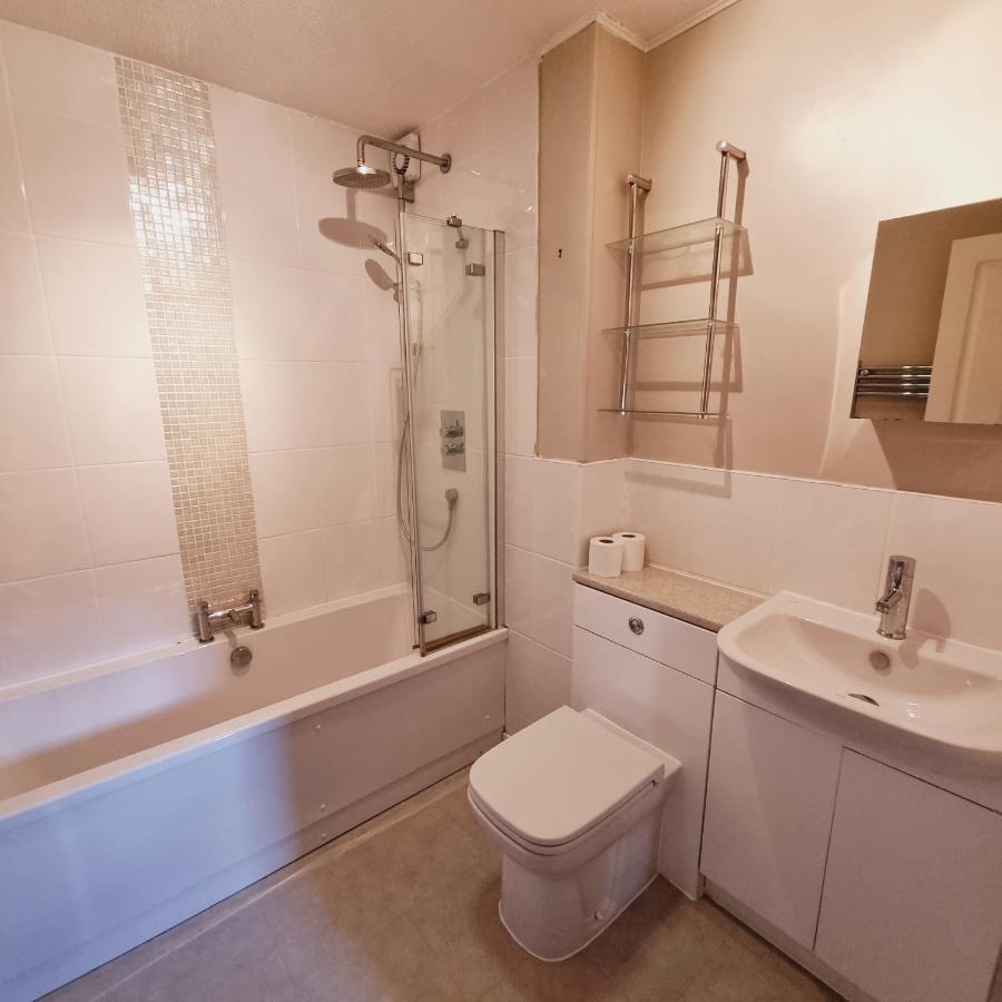 Private One Bedroom Apartment With Garden And Parking Thame Exterior foto