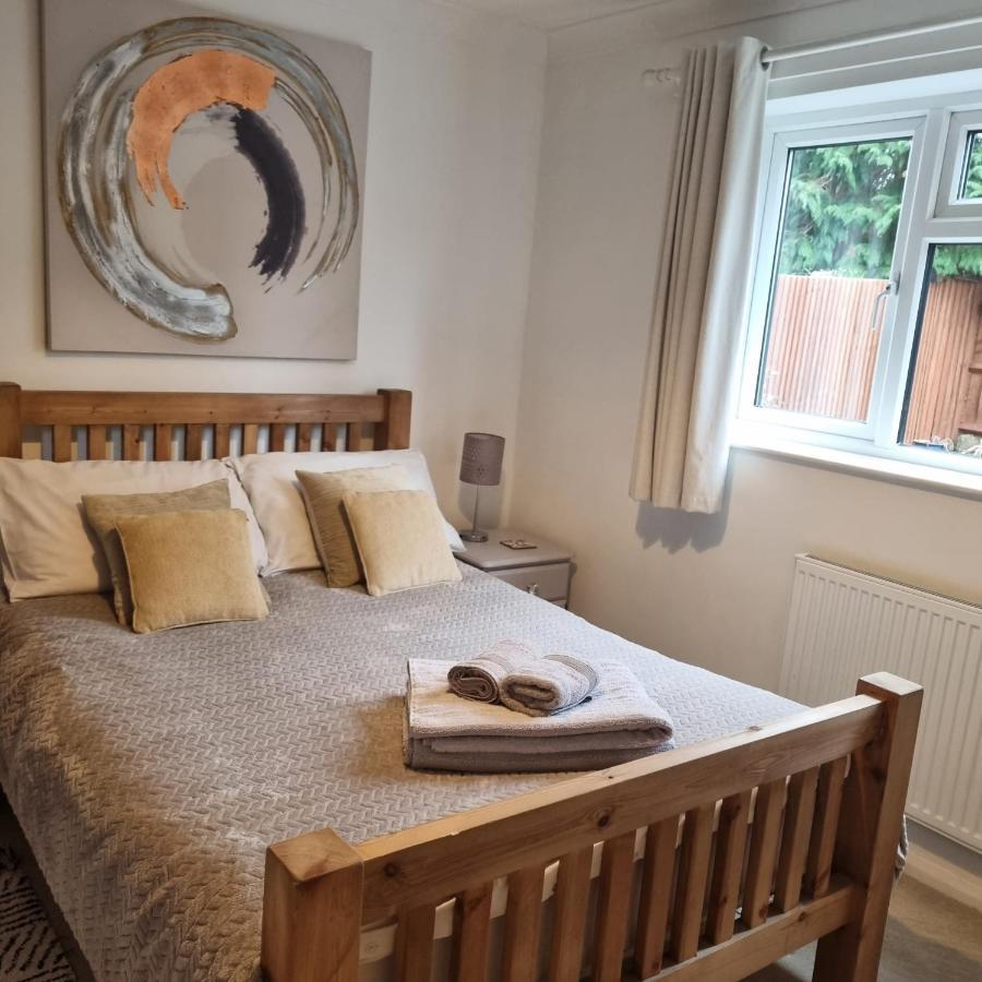 Private One Bedroom Apartment With Garden And Parking Thame Exterior foto