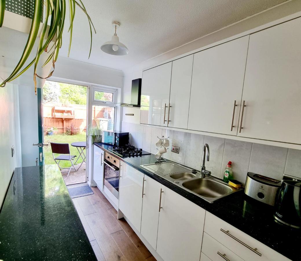 Private One Bedroom Apartment With Garden And Parking Thame Exterior foto