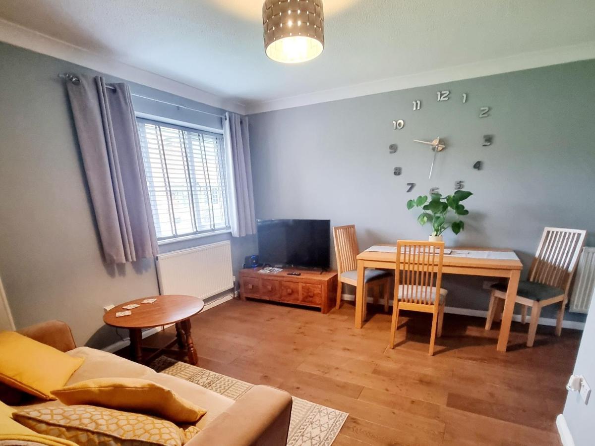 Private One Bedroom Apartment With Garden And Parking Thame Exterior foto
