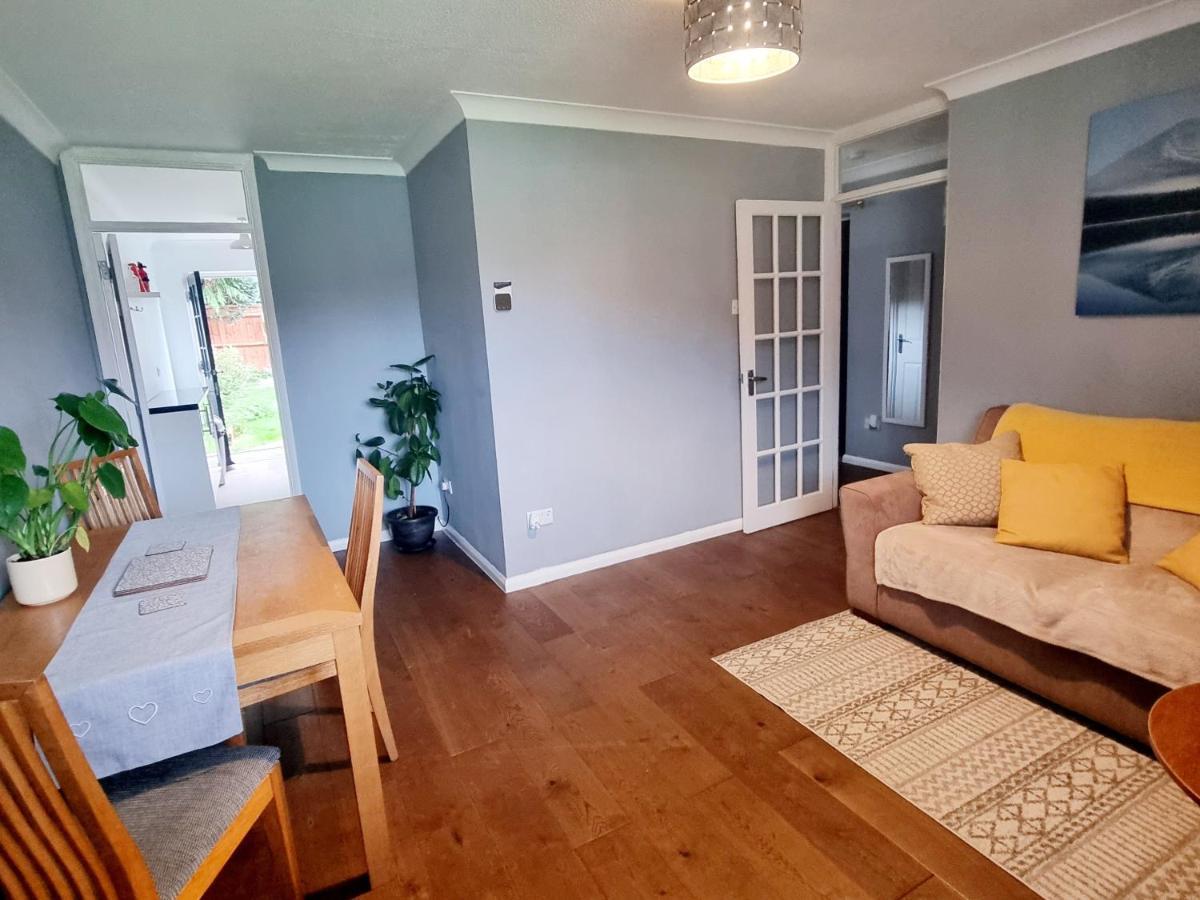 Private One Bedroom Apartment With Garden And Parking Thame Exterior foto